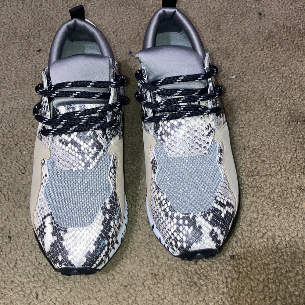 Steve Madden Sneakers